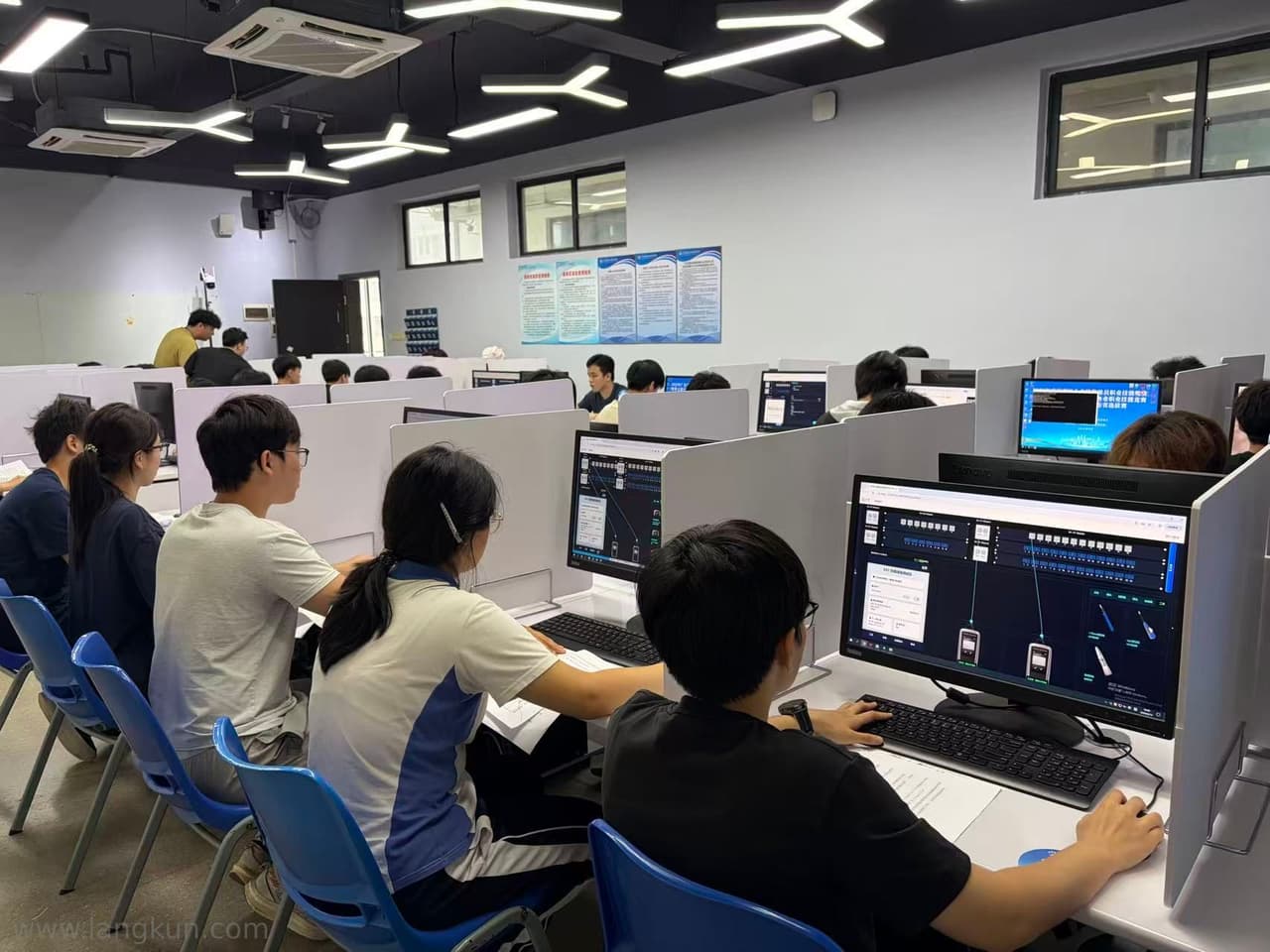 EST仿真线缆测试系统助力，百余名选手同台竞技